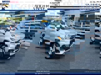 Used 2022 Chevrolet Trax LT w/ LT Convenience Package image 1