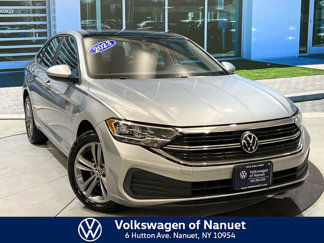 Used 2023 Volkswagen Jetta SE image 1