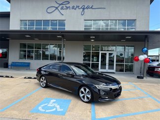 Used 2018 Honda Accord Touring image 1