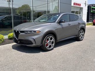 New 2025 Alfa Romeo Tonale w/ Premium Package image 1