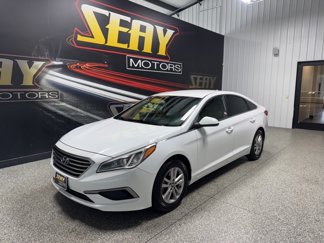Used 2017 Hyundai Sonata SE image 1