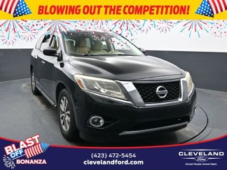 Used 2015 Nissan Pathfinder SV image 1