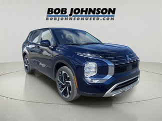 Used 2024 Mitsubishi Outlander SE image 1