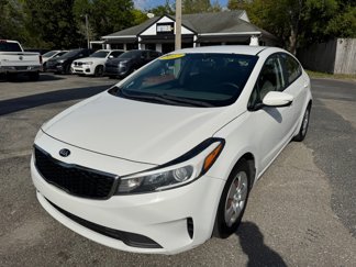 Used 2017 Kia Forte LX image 1