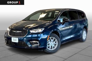 New 2025 Chrysler Pacifica Select image 1