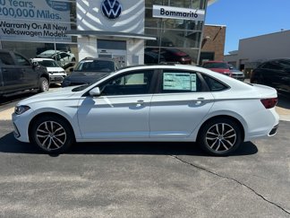 New 2025 Volkswagen Jetta SE image 1