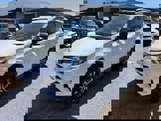 Used 2018 Toyota RAV4 LE image 1