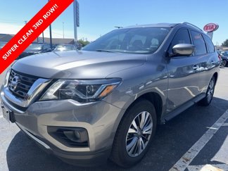 Used 2019 Nissan Pathfinder SL image 1