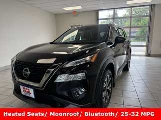 Used 2021 Nissan Rogue SV image 1