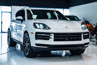 Used 2024 Porsche Cayenne S image 1