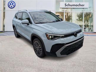 New 2025 Volkswagen Taos SE image 1