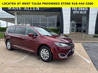 Used 2019 Chrysler Pacifica Touring-L image 1