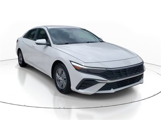 Used 2024 Hyundai Elantra SE image 1