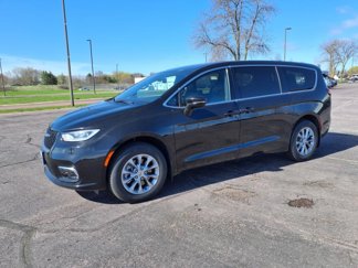 New 2025 Chrysler Pacifica Select image 1