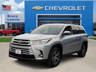 Used 2019 Toyota Highlander LE image 1