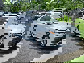 Used 2020 Toyota Camry XLE image 1