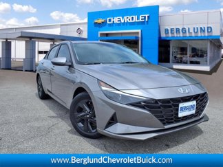 Used 2022 Hyundai Elantra SEL image 1