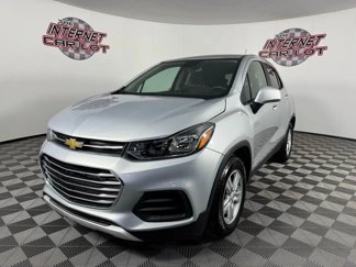 Used 2020 Chevrolet Trax LS w/ Tint and Cruise Package image 1