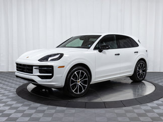 Used 2024 Porsche Cayenne image 1