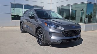 Used 2022 Ford Escape SE w/ SE Sport Appearance Package image 1