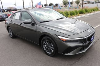 Used 2024 Hyundai Elantra SEL image 1