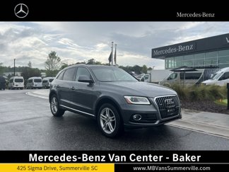 Used 2017 Audi Q5 2.0T Premium Plus w/ Technology Package image 1