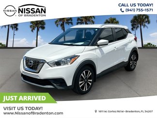 Used 2018 Nissan Kicks SV image 1