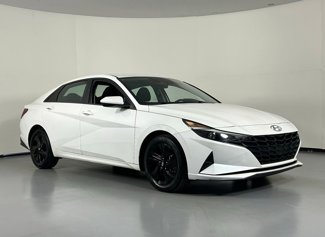 Used 2022 Hyundai Elantra SEL image 1