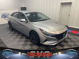 Used 2022 Hyundai Elantra SEL w/ Cargo Package image 1