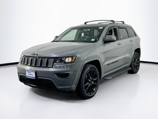 Used 2022 Jeep Grand Cherokee Laredo X image 1