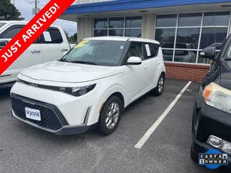 Used 2023 Kia Soul LX w/ Option Group 015 image 1