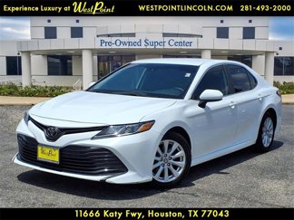Used 2020 Toyota Camry LE image 1