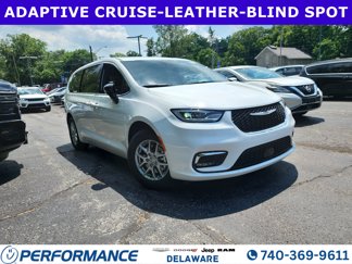 New 2025 Chrysler Pacifica Select image 1
