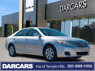 Used 2011 Toyota Camry LE image 1