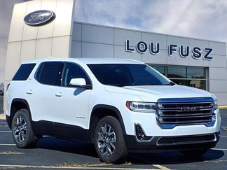 Used 2023 GMC Acadia SLE image 1