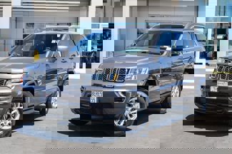 Used 2018 Jeep Grand Cherokee Laredo image 1
