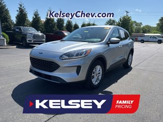Used 2021 Ford Escape SE image 1