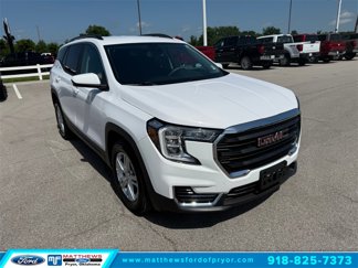 Used 2022 GMC Terrain SLE w/ Driver Convenience Package image 1
