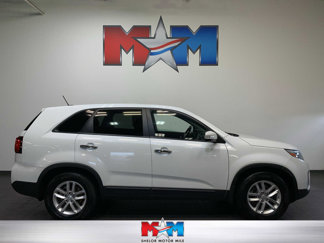 Used 2014 Kia Sorento LX image 1