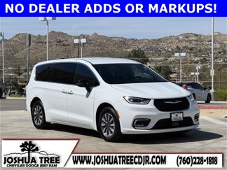 New 2025 Chrysler Pacifica Select image 1