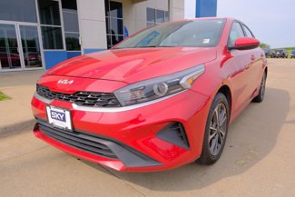 Used 2023 Kia Forte LXS image 1