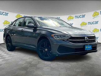 Certified 2022 Volkswagen Jetta SE image 1