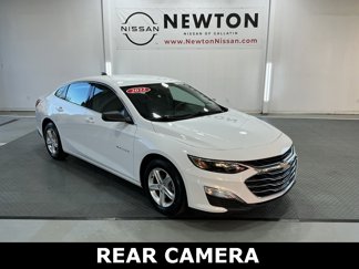 Used 2022 Chevrolet Malibu LS image 1