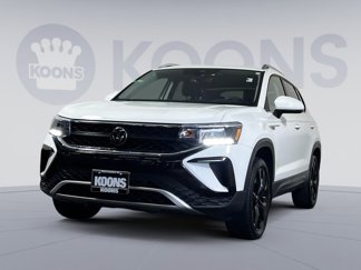 Used 2023 Volkswagen Taos SE w/ Black Wheel Package image 1