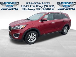 Used 2017 Kia Sorento LX image 1