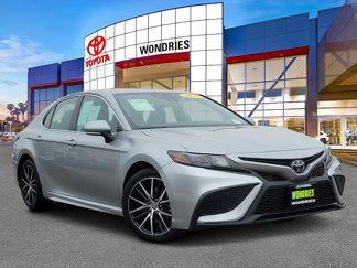Used 2022 Toyota Camry SE image 1