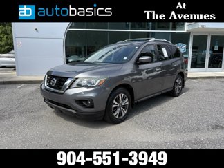 Used 2017 Nissan Pathfinder SL image 1
