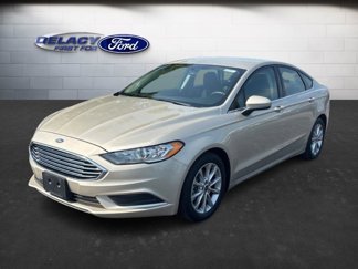 Used 2017 Ford Fusion SE image 1