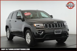 Used 2020 Jeep Grand Cherokee Laredo image 1