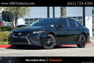 Used 2021 Toyota Camry SE w/ Carpet Mat Package (TMS) image 1
